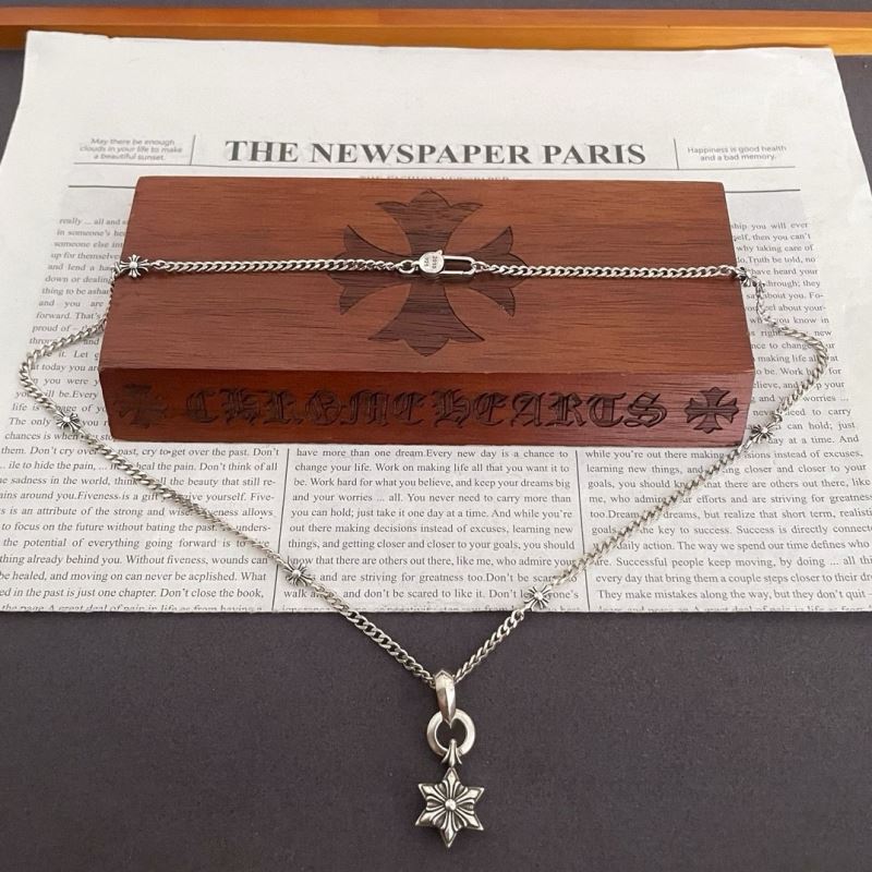 Ch*0me He**ts necklaces